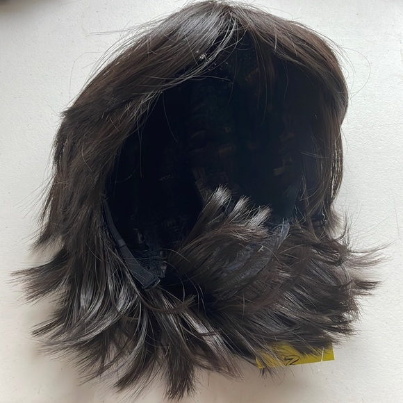 NWT 10” dark chocolate brown silky side adjust part long bangs choppy sides - Picture 5 of 12